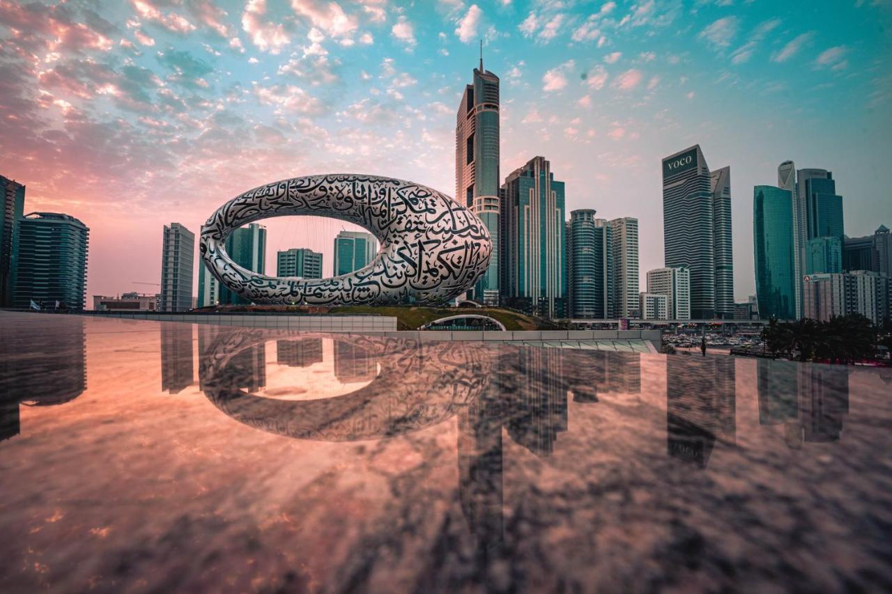크라운 플라자 두바이 호텔 외부 사진 The Capital Gate