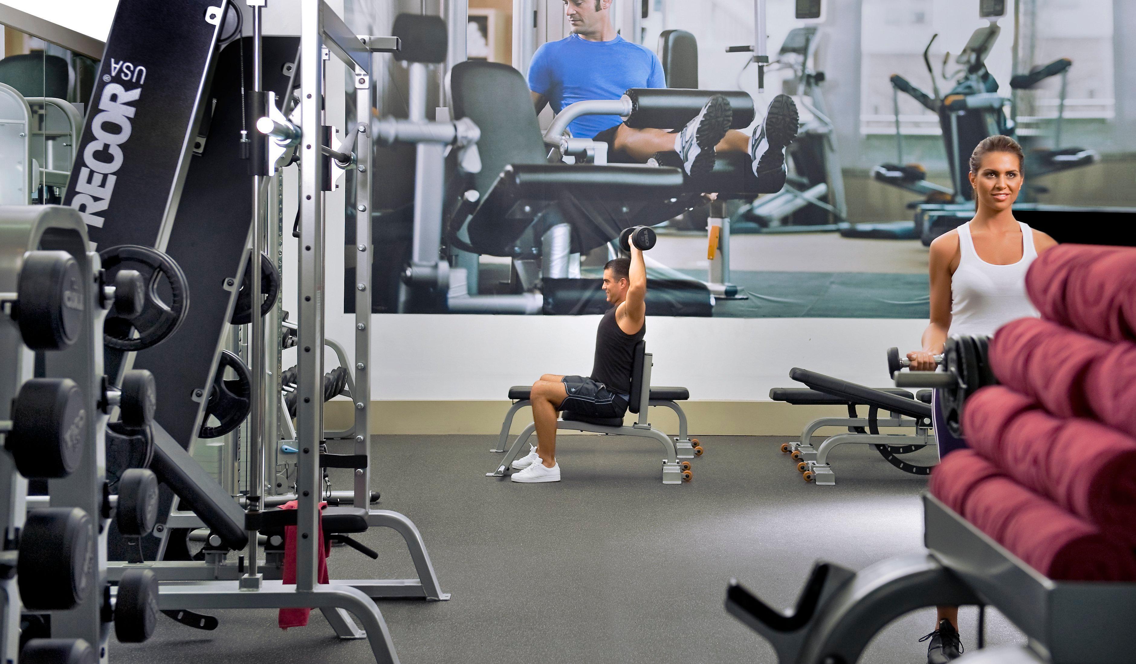 크라운 플라자 두바이 호텔 외부 사진 A gym